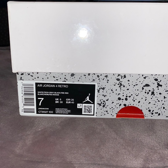 “White Oreo” Air Jordan 4 Retro - Picture 4 of 4